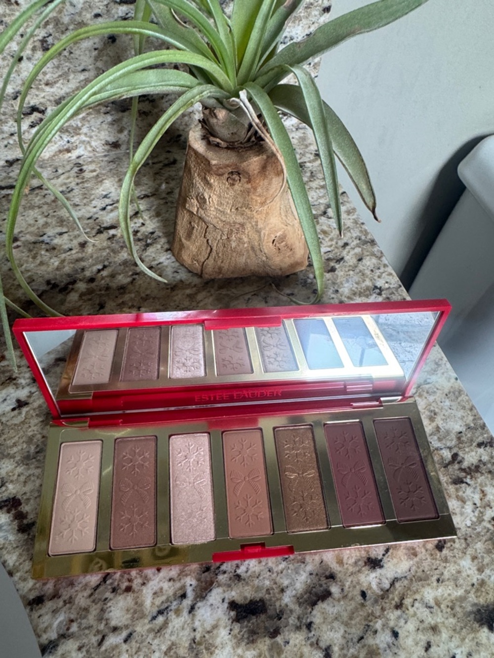 Estee Lauder Eyeshadow Palette - Pink, Brown, Taupe & Champagne Shades
